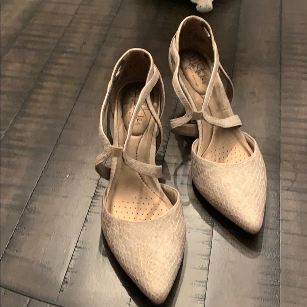 Life Stride, Dr. Scholls and Guess3 pair for $30.